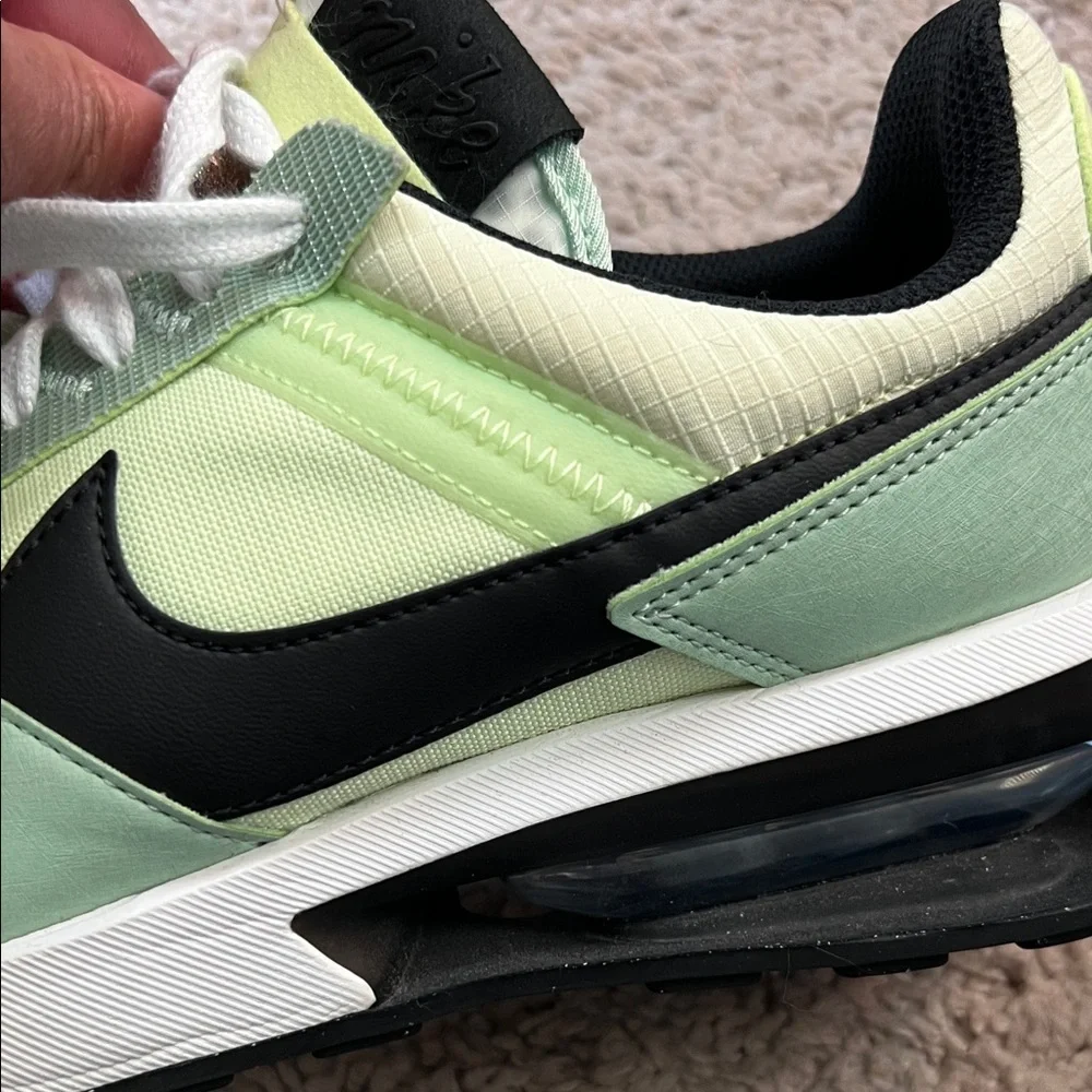 Nike Lime and Black Women's Sneakers - Picture 2 of 9